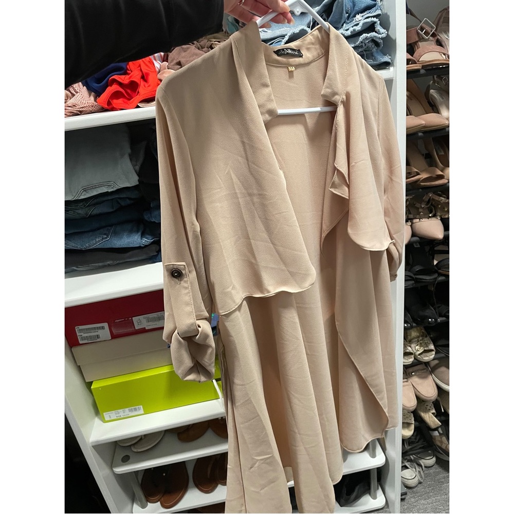 Perfect nude trench